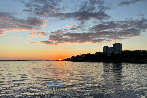 Porto: Luxury Yacht Tour of the 6 Bridges and Douro Estuary Sunset Tour