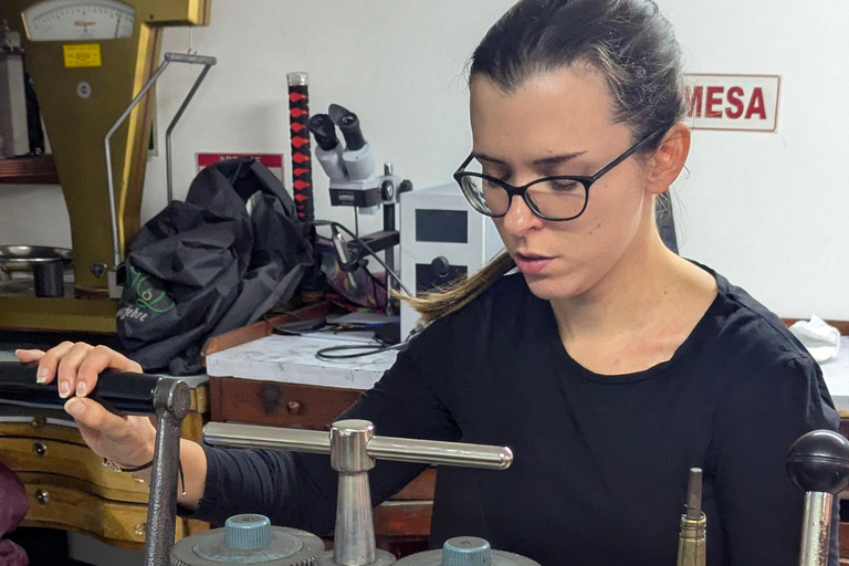 波哥大：制作属于你的祖母绿戒指波哥大：制作属于你自己的翡翠戒指