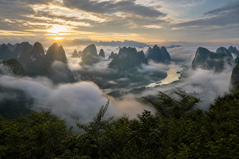 From Guilin: Li River and Xianggong Hill Day Trip with Lunch Standard Small Group Tour (Up to 16 Guests)