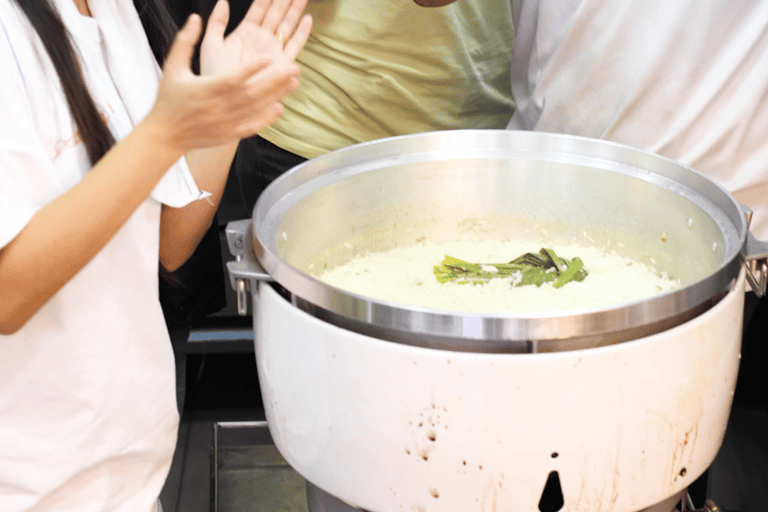 Singapore: Master Chicken Rice with a Local Hawker