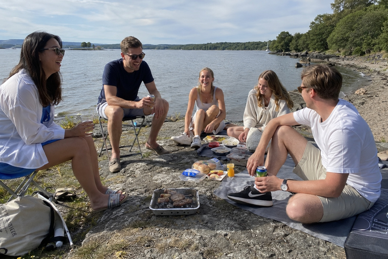Oslo: Hovedøya Island BBQ & Guided Walk