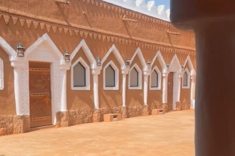 Riyadh: 2-day tour of 5 heritage villages and a safari trip