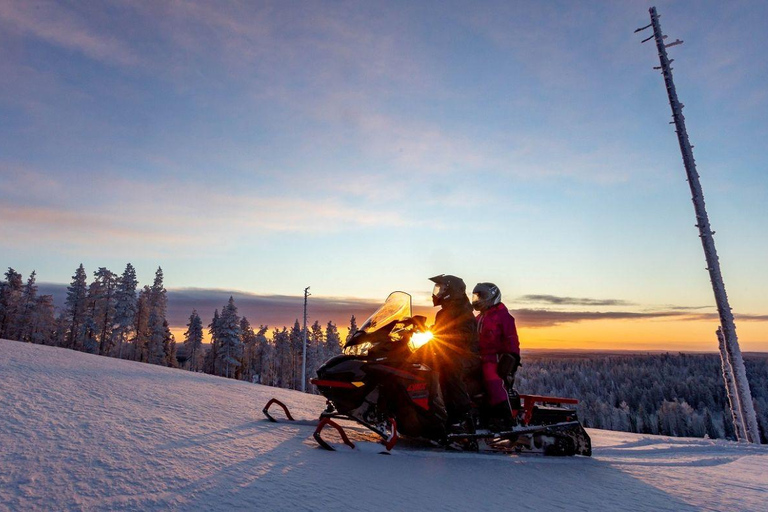 Levi: Schneemobil-Safari bei Dämmerung &amp; Sternenbeobachtung