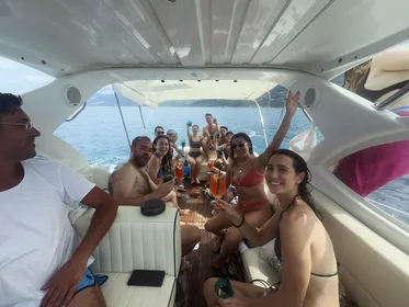 Von Cefalu aus: Bootstour zu den Äolischen Inseln mit Getränken