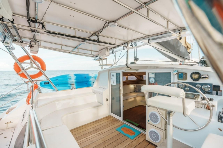 Phuket: Privé boottocht bij zonsondergang per catamaran