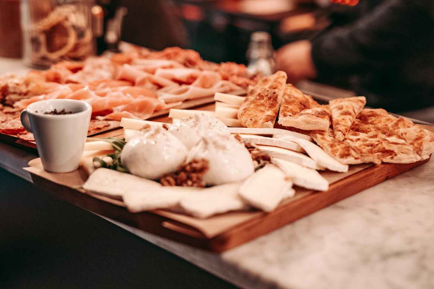 Barcelona: Gothic Quarter Tipsy Tasting Tapas Tour + History