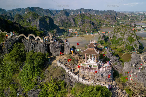 从河内出发：宁平吉普车探险之旅（华闾、长安、木阿）From Hanoi: Ninh Binh Jeep Adventure – Hoa Lu, Trang An, Mua