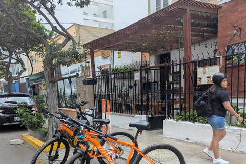 Tour in bicicletta Miraflores Barranco Huaca PucllanaTour in bici Miraflores Barranco Huaca Pucllana