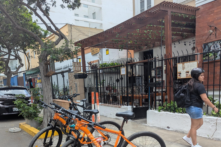 Tour in bicicletta Miraflores Barranco Huaca PucllanaTour in bici Miraflores Barranco Huaca Pucllana