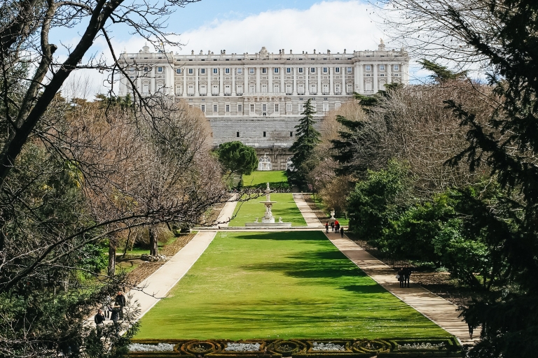Madrid: rondleiding door het Koninklijk Paleis & optionele rondleiding door de Almudena-kathedraalRondleiding door het Koninklijk Paleis en de Almudena-kathedraal