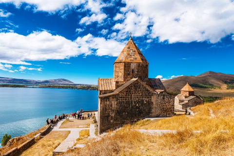 Visite privée du temple de Garni, du monastère de Geghard, du lac Sevan