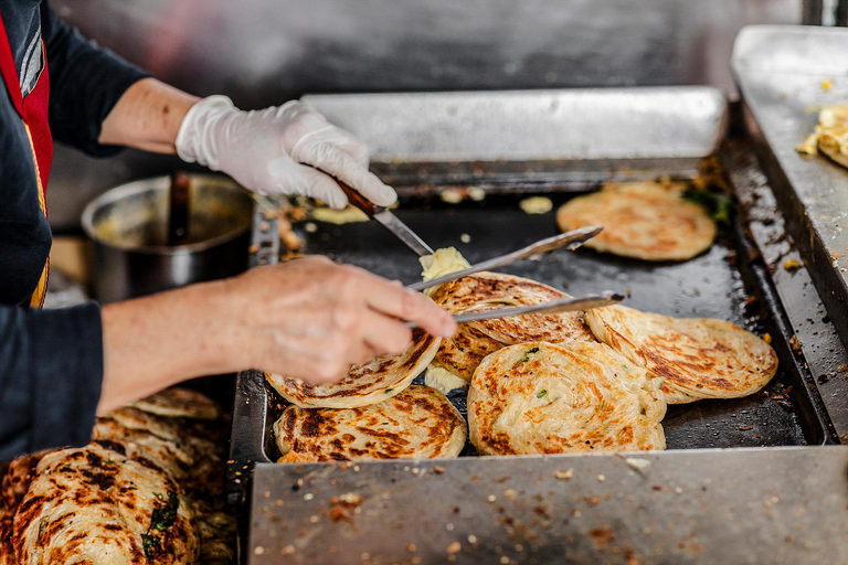 Taipei: Formosa Flavours Food Tour with 12+ Tastings
