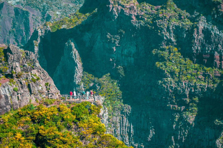 Madère : ARIEIRO PEAK, SANTANA, PONTA SÃO LOURENÇO JEEP TOURPrivé : Pic d&#039;Arieiro, Balcões, Santana &amp; Pta São Lourenço