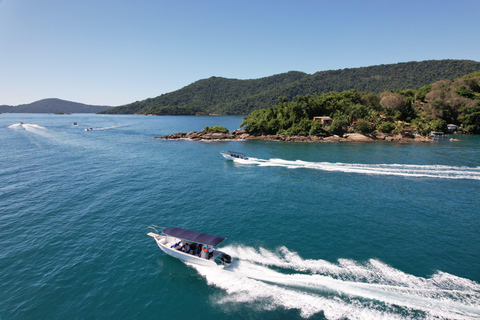 Shared speedboat tour of 6 islands and paradise beaches in Paraty Shared speedboat ride to 6 islands and paradise beaches in Paraty
