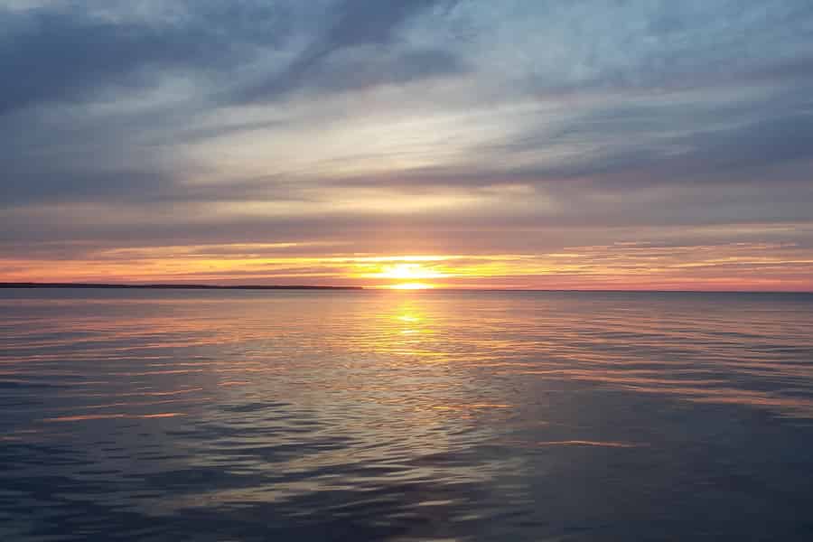 Spannende Sonnenuntergangsfahrt in Door County zu Höhlen und Leuchttürmen. Foto: GetYourGuide