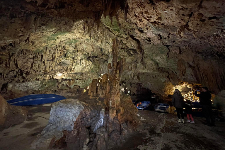 De Atenas: Tour particular de um dia em Mani com as cavernas de Diros