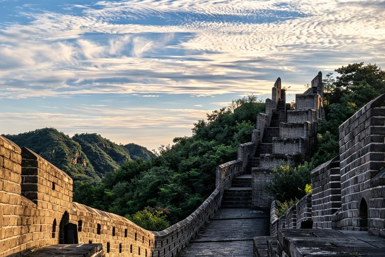 Beijing: Jinshanling Great Wall Guided Tour with Transfers 跟团游：车+票+观光车