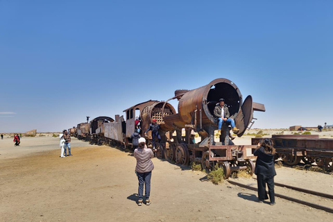 SALAR DE UYUNI:,rondleidingen door de majestueuze zoutvlakte van Uyuni