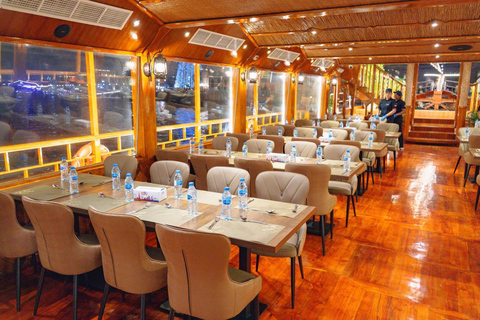 迪拜：克里克传统巨型阿拉伯独桅帆船巡游，含自助晚餐迪拜：传统巨型阿拉伯独桅帆船巡航，含自助晚餐