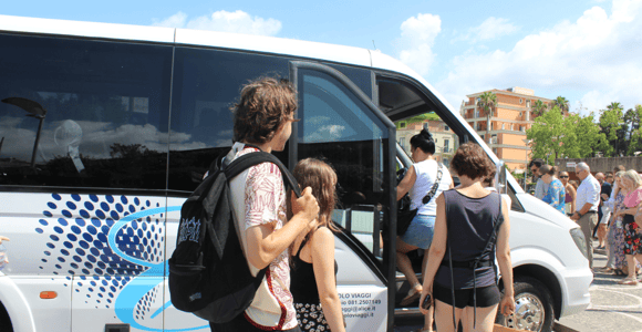 Ab Neapel: Tour entlang der Amalfiküste & nach Sorrent mit optionalem Mittagessen