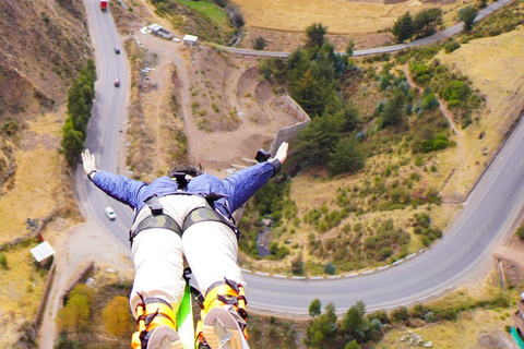 Extreme activity : Bungee jumping