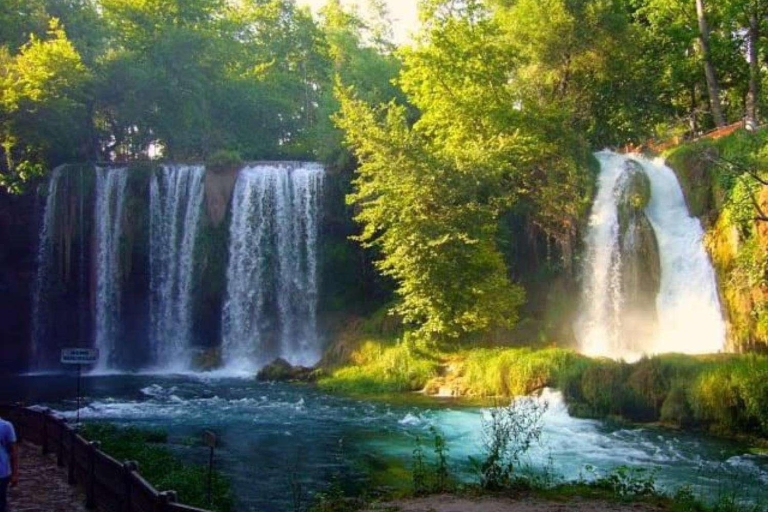 Antalya: całodniowa wycieczka po mieścieCodzienne wodospady i wycieczka po mieście z lunchem