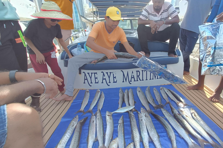 Dubai: Deep sea fishing 4 hours adventure