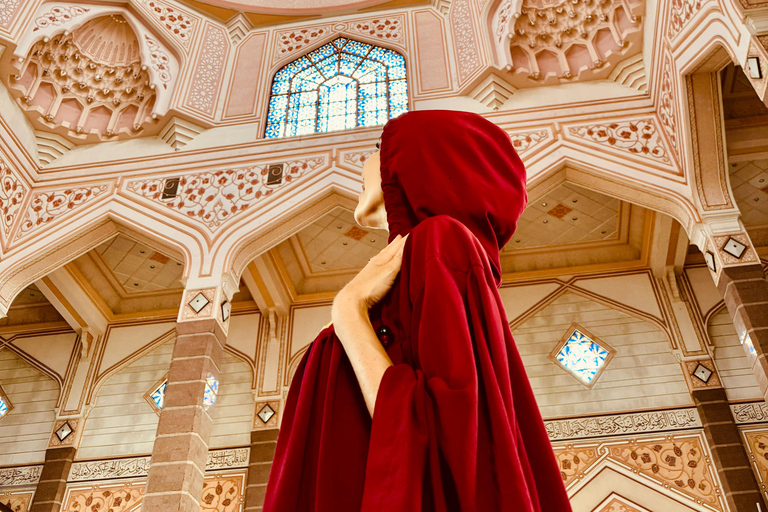 Putrajaya Tour: Pink Mosque, Lake & Scenic City Highlights