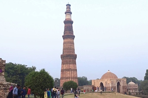 Delhi: tour di lusso di 3 giorni del Triangolo d&#039;Oro con opzioni di hotelTour con auto, autista e guida (senza hotel)