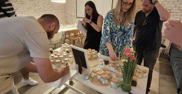 Prague: Custom Perfume Blending Workshop w/ Drinks & Snacks
