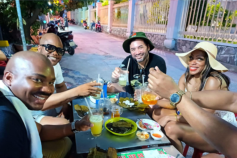 Entdecke Da Nang Food Tour und geführte Bootstour auf dem Han-Fluss