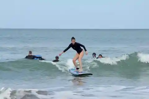 Seminyak: Lekcja surfingu dla początkujących z profesjonalnym instruktorem