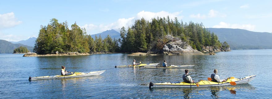 Tofino : excursion en kayak dans le détroit de Clayoquot avec tour en bateau