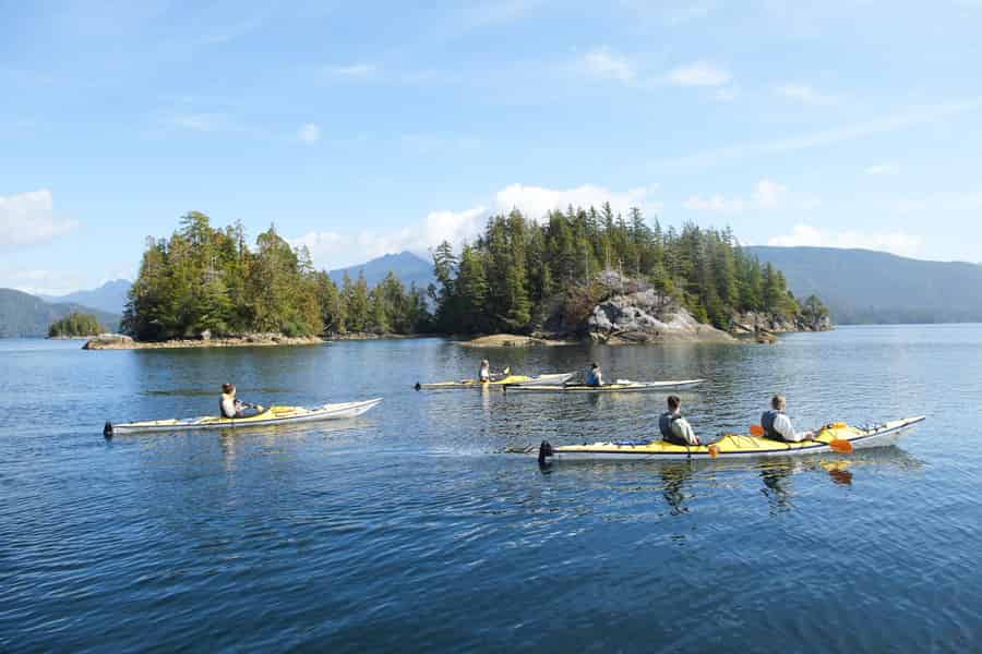 Tofino: Clayoquot Sound Kajaktour mit Bootsfahrt. Foto: GetYourGuide Tofino: Clayoquot Sound Kajaktour mit Bootsfahrt. Foto: GetYourGuide