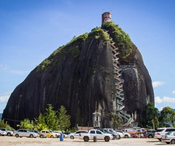 Medellin: Guatape and El Penol Rock Day Trip with Boat Ride