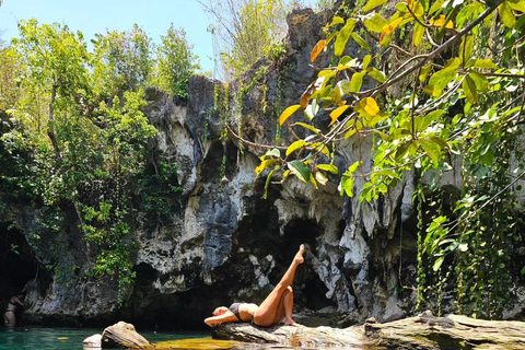Zanzibar: jaskinia Maalum i pływanie z żółwiamiZanzibar: Wycieczka do jaskini Maalum i pływanie z żółwiami