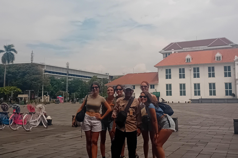Jakarta City Tour by Tuk Tuk