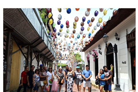 City Tour in a Diablo Rojo through Panama City City Tour in Diablo Rojo through Panama City