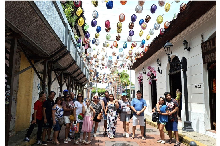 City Tour in a Diablo Rojo through Panama City City Tour in Diablo Rojo through Panama City