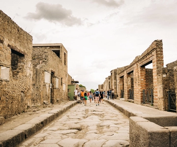 From Rome: Pompeii with Expert Guide & Amalfi Coast Day Trip