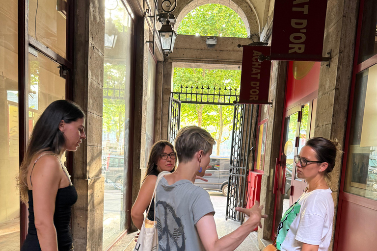 Lyon: Historical tour of the maisons closes through the centuries Lyon: Historical tour of the Maisons Clauses through the centuries
