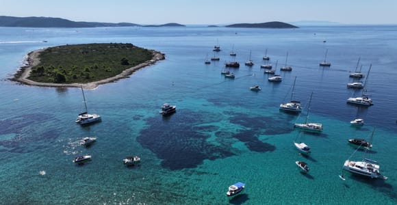 Krknjaši Blaue Lagune – Tour zu drei Inseln mit Getränken