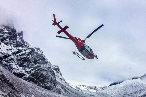 Kathmandu: Passeio de helicóptero pelo Everest com pouso garantidoPasseio de helicóptero pelo acampamento base do Everest Parada no Everest View Hotel