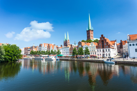 Lübeck: 1 hora de tour de la ciudad en autobús SplashLübeck: tour de 1 hora en autobús acuático por la ciudad