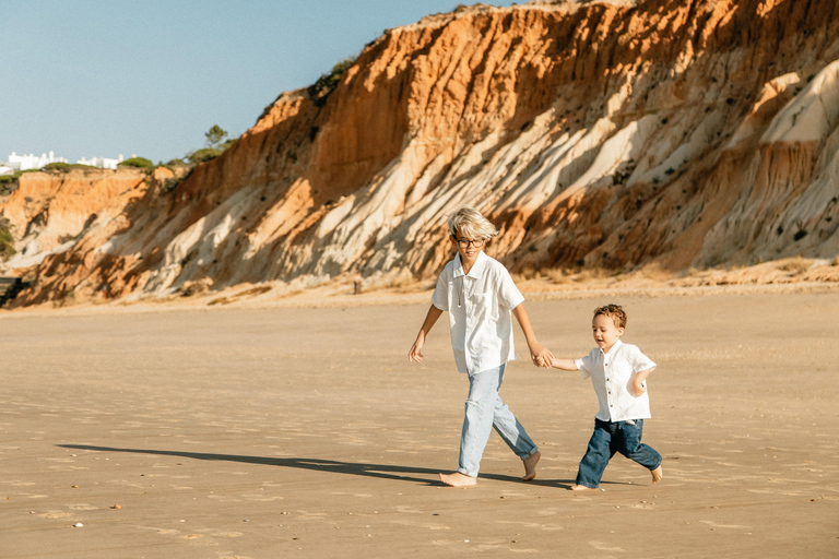 ALGARVE: Professional Photoshoot for Couples & Families Algarve: Private Photoshoot with a Professional Photographer