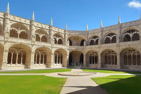 Lisbon: Belem Walking Tour with Jeronimos Monastery Entry