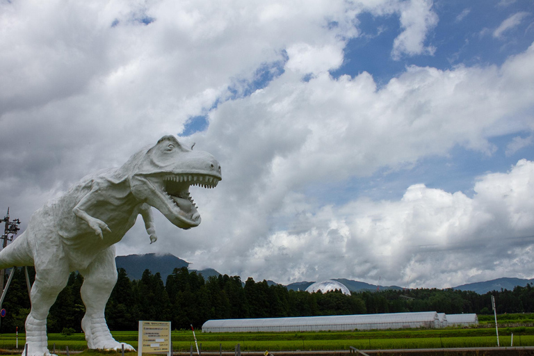 From Kanazawa: Eiheiji, Dinosaur Museum & Great Buddha