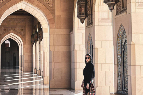 Muscat: Only Girls Private Muscat City Tour With local woman