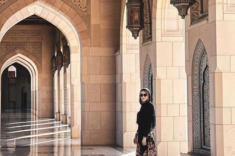 Muscat: Only Girls Private Muscat City Tour With local woman