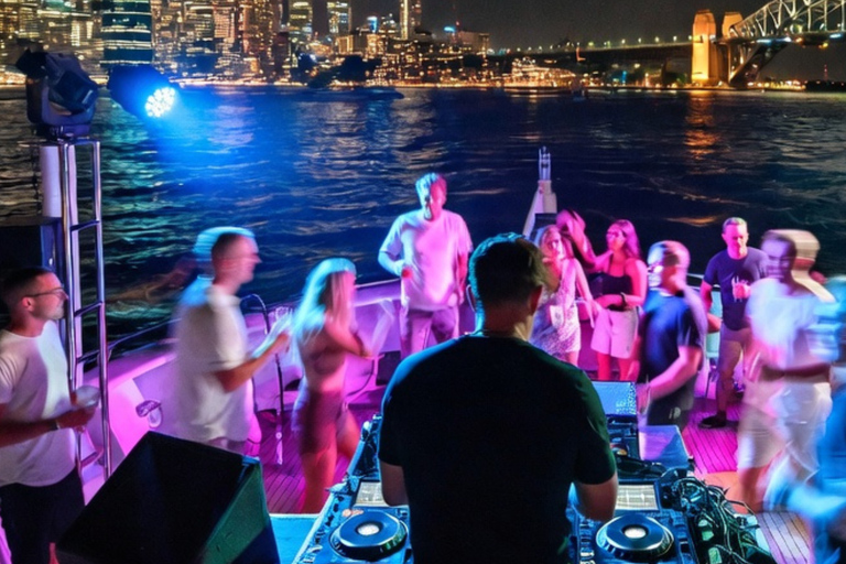 Sydney: Prime NYE 2027 Cruise with Dinner, DJ Set & Drinks